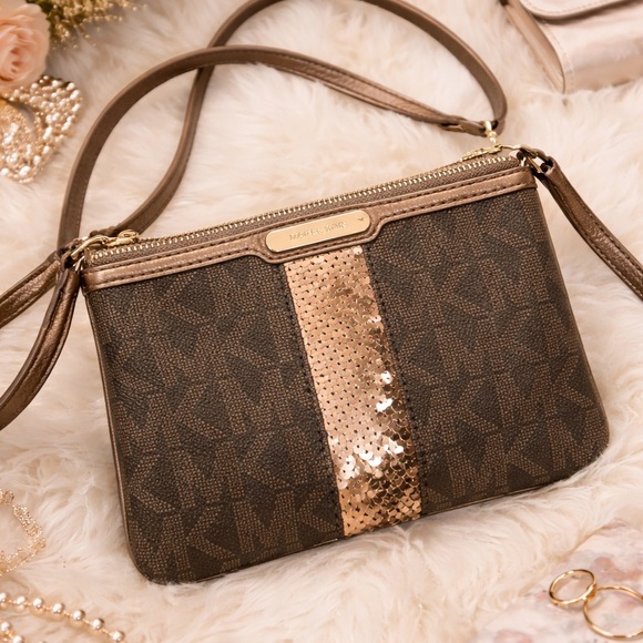 Michael Kors Handbags - Michael Kors Brown Signature Crossbody with Rose Gold Sequin Center